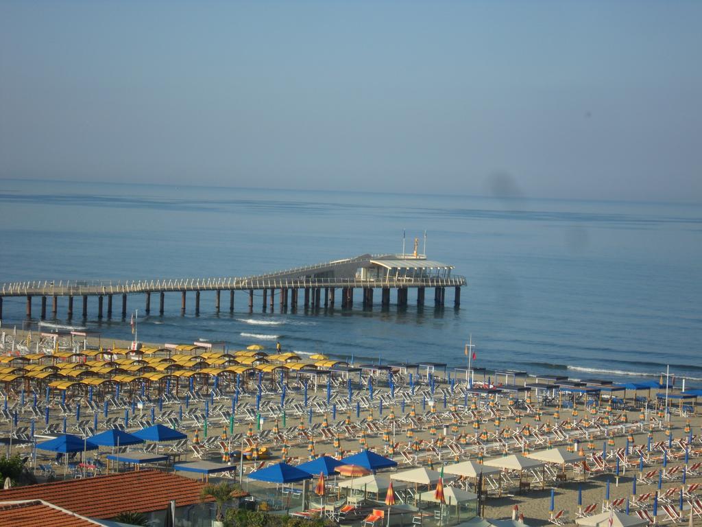 Hotel Margot Lido di Camaiore Exteriér fotografie